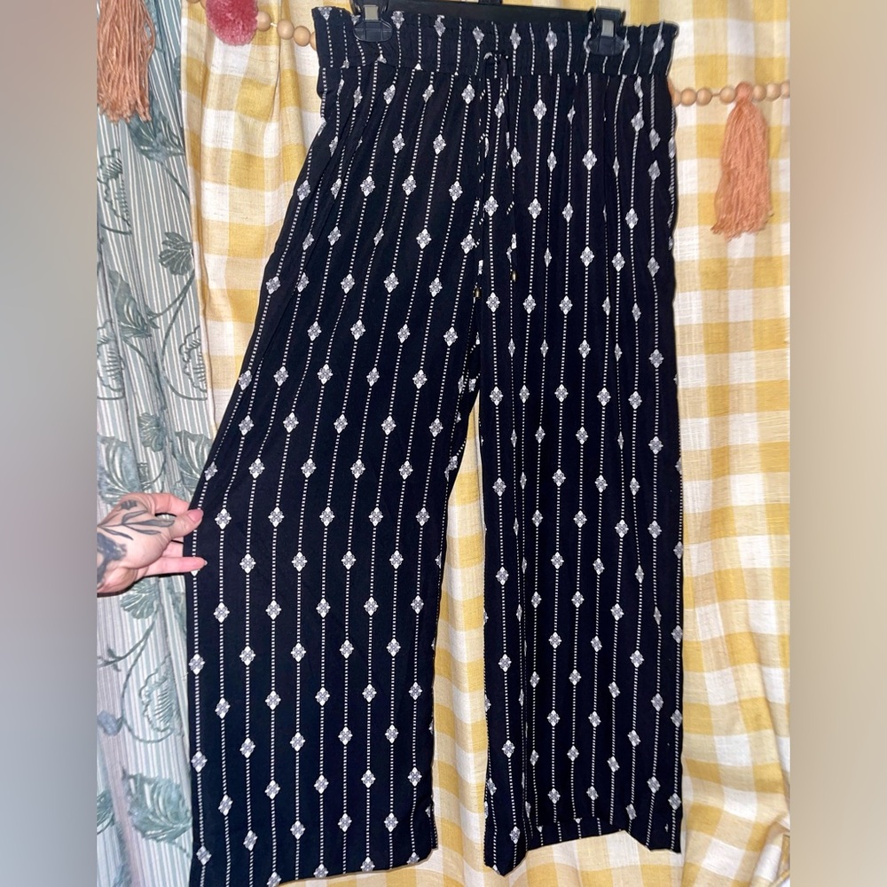Large high waist black wide leg cropped flowy boho pants/trousers EUC Joe B